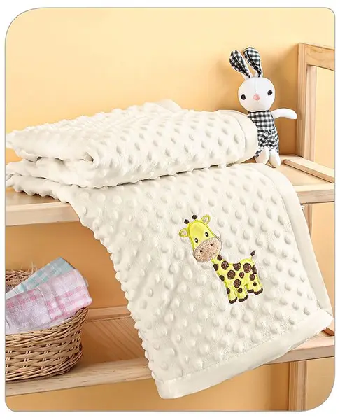 Babyhug Velvet Giraffe Embroidered Lightweight Bubble Blanket - White