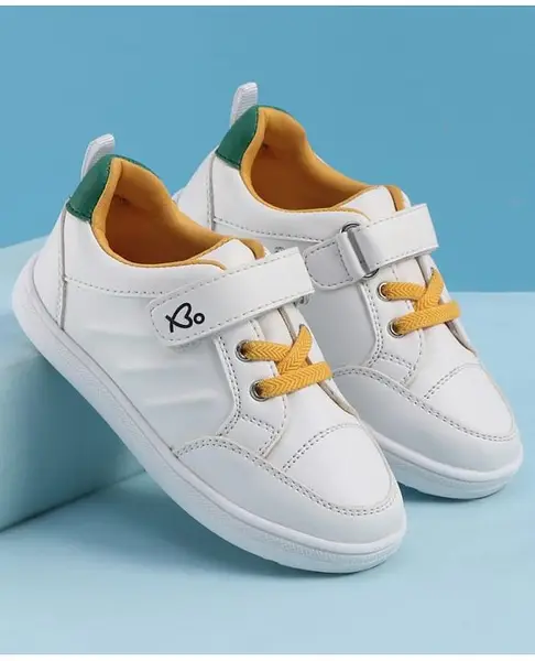 Babyoye Velcro Closure Solid Casual Shoes - White