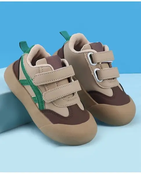 Babyoye Velcro Closure Solid Casual Shoes - Brown