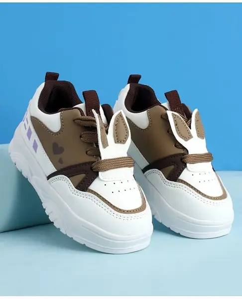 Babyoye Lace Up Sneaker With Hearts Print & Applique - Brown