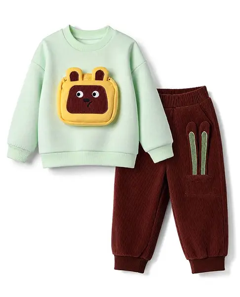 Mark & Mia Sweatshirt and Jogger with Full Sleeves and Bear Applique in Light Green